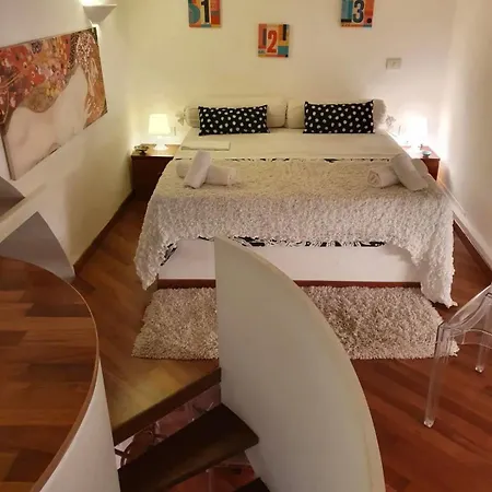 Apartment Lovely Loft Nel Cuore Di Trastevere Rome